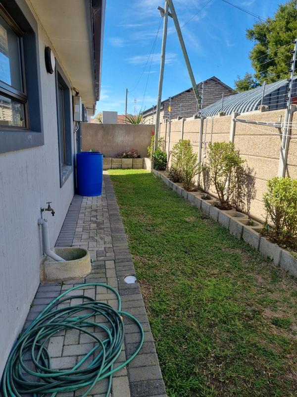 To Let 3 Bedroom Property for Rent in Dana Bay Western Cape